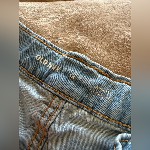 Old Navy Girls Light Blue Jean Shorts - Picture 4 of 5